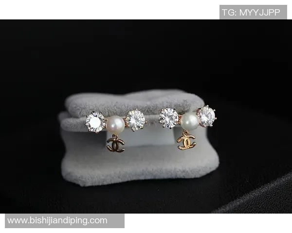 足球明星耳饰时尚风潮揭秘精选耳饰图片赏析与搭配技巧