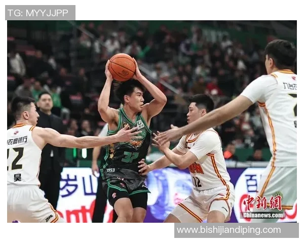 九台队与辽宁队在CBA赛场的激烈对决展现篮球魅力与团队精神